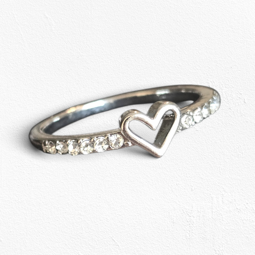 Silver Heart Coquette Zirconia Dainty Band Ring Size 8 New in Box Boutique